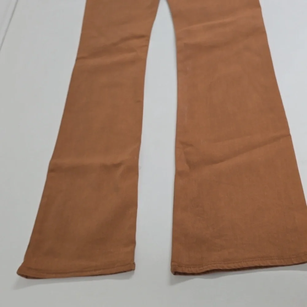HUDSON Barbara High-Rise Baby Bootcut Jean